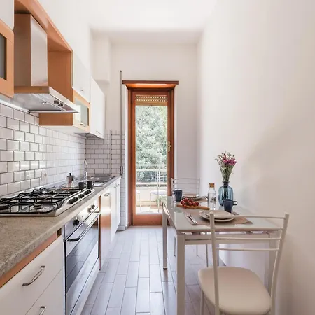 The Rent - Spacious Flat A Stone's Throw From The Vatican Апартаменты Рим
