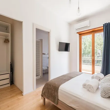 The Rent - Spacious Flat A Stone's Throw From The Vatican *